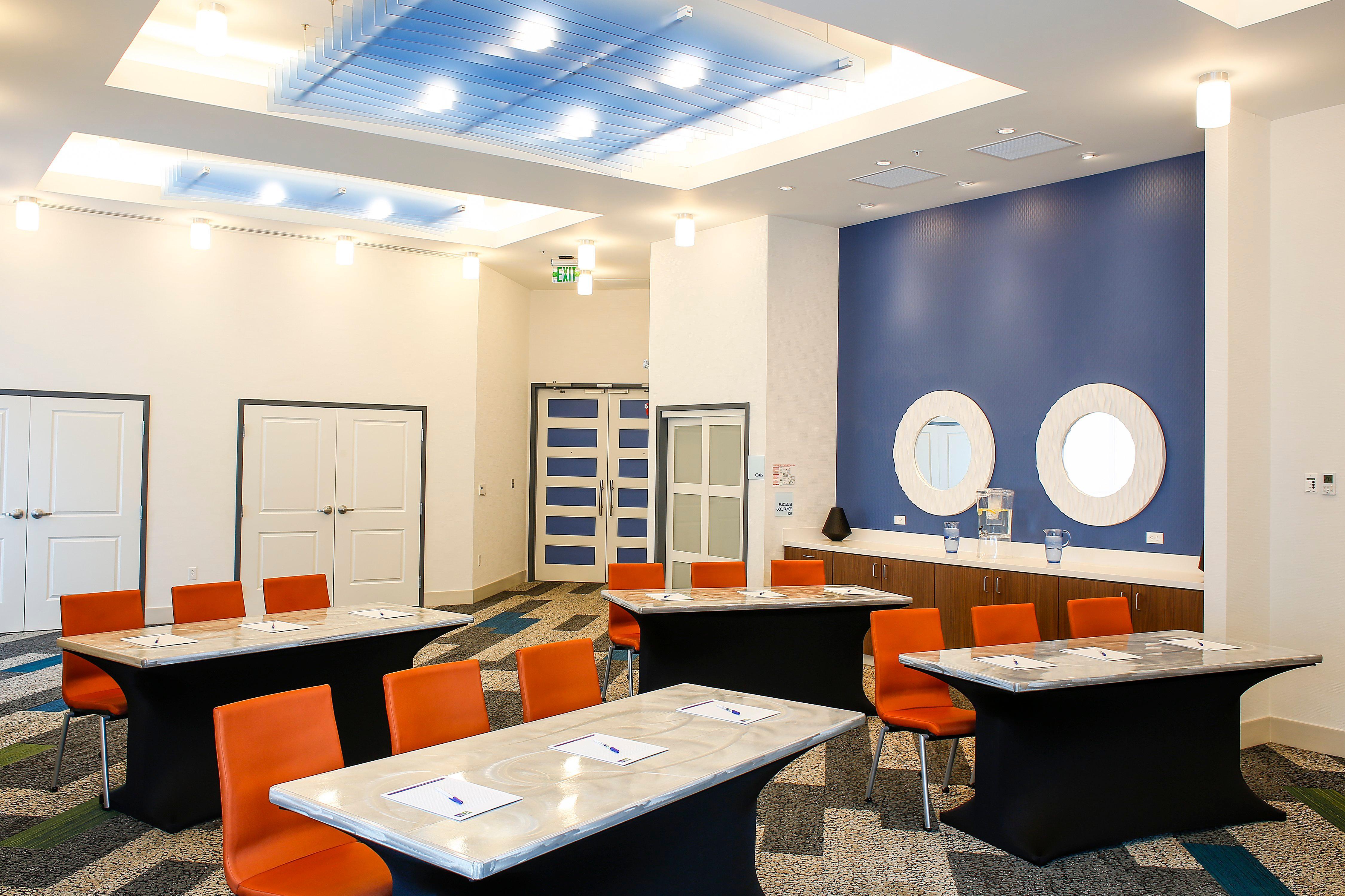 Express & Downtown By Ihg 3*