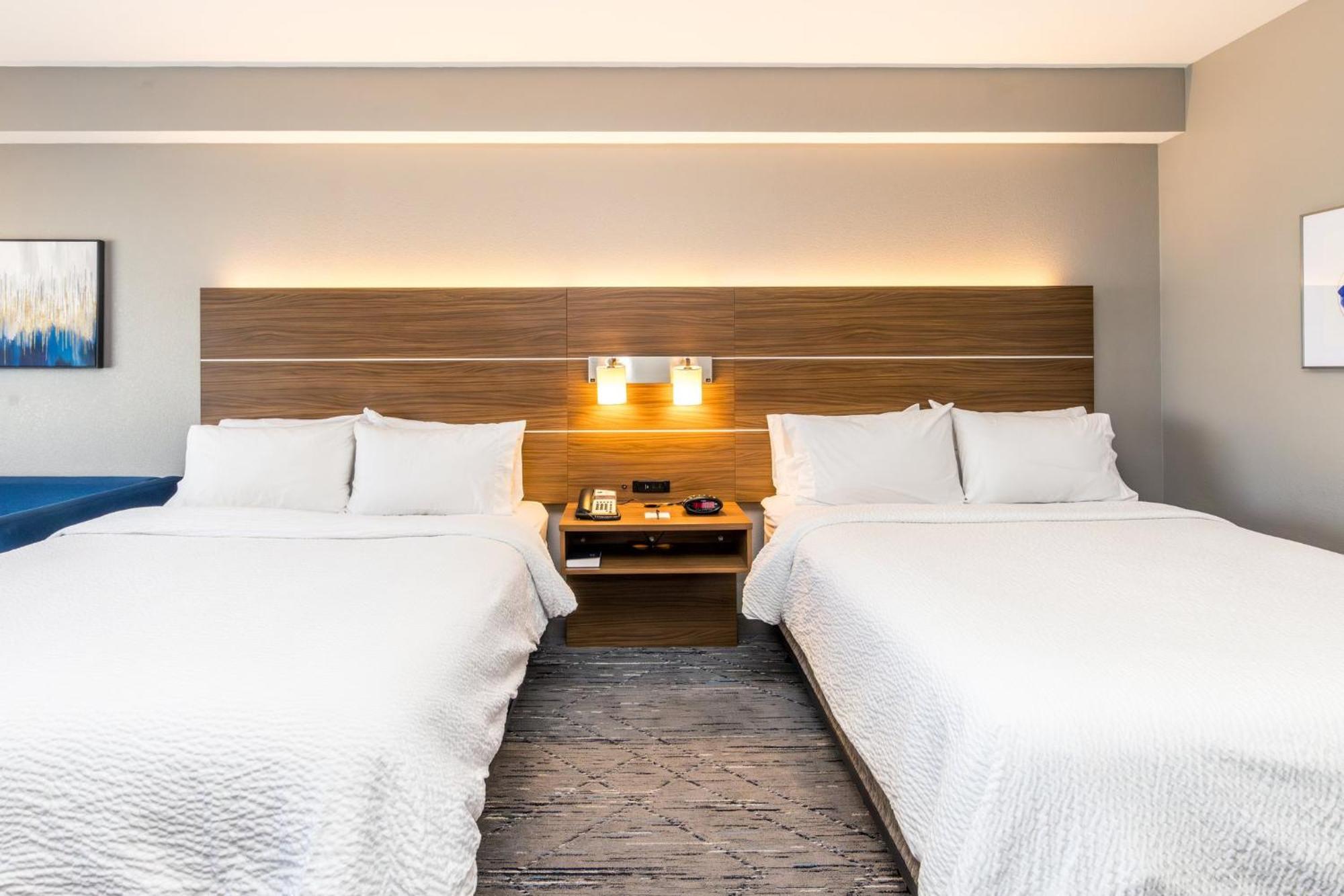 Express & Downtown By Ihg Hotel
