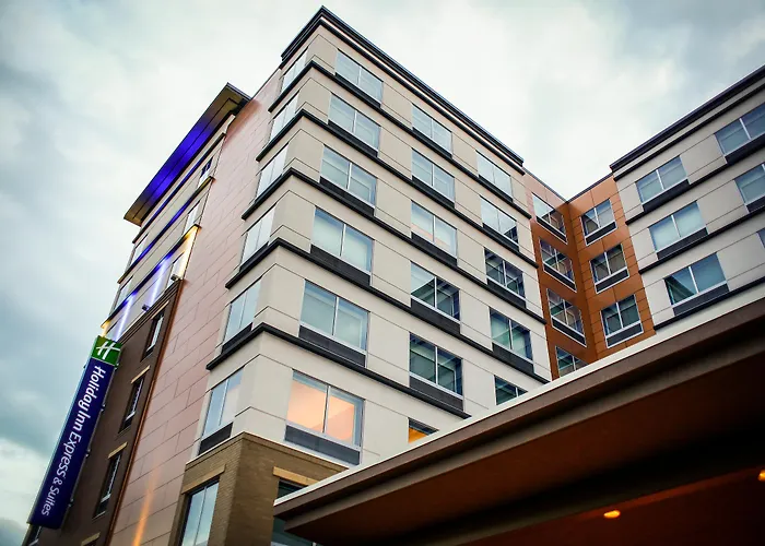 Holiday Inn Express & Suites Downtown Louisville By Ihg