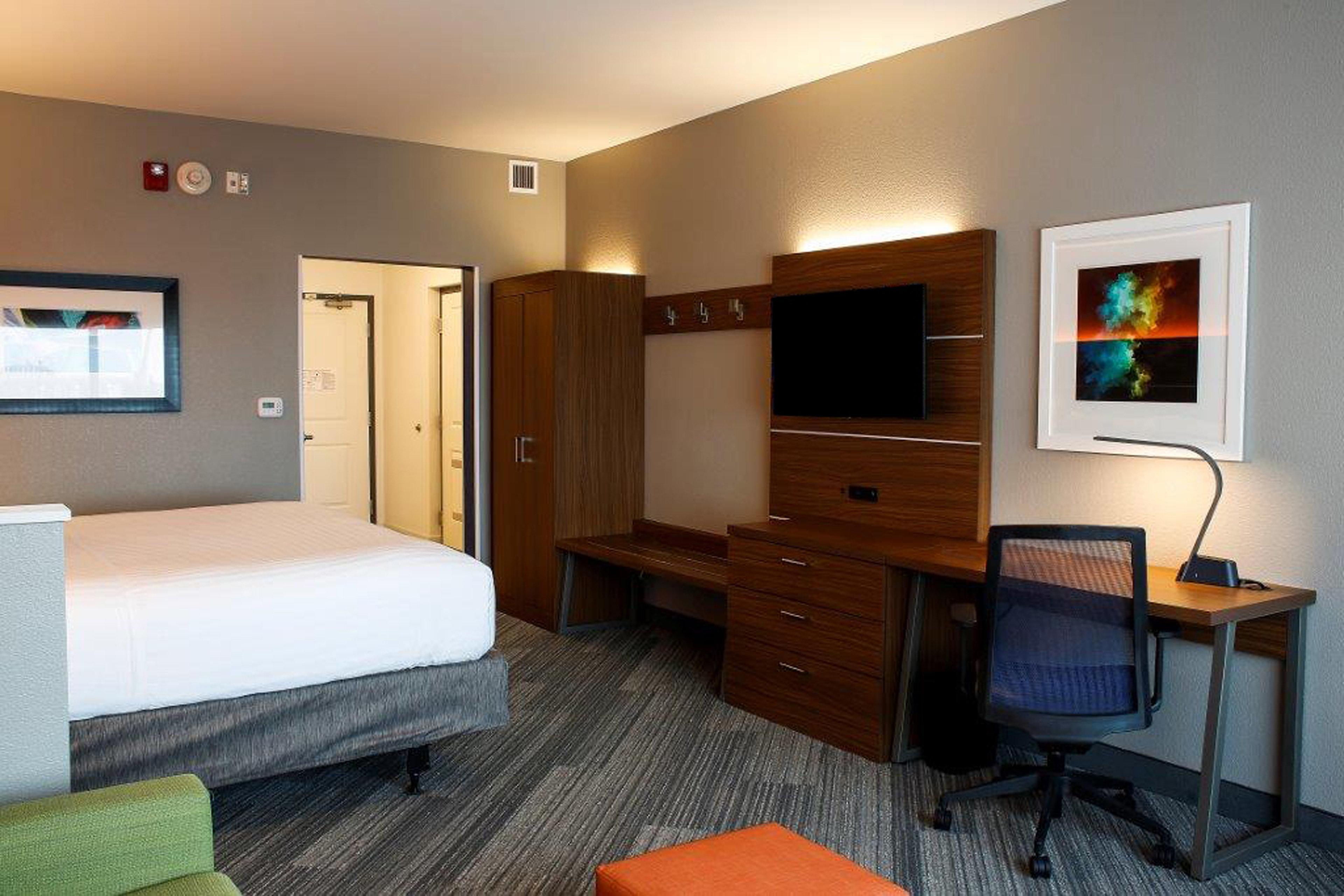 Express & Downtown By Ihg Hotel 3*