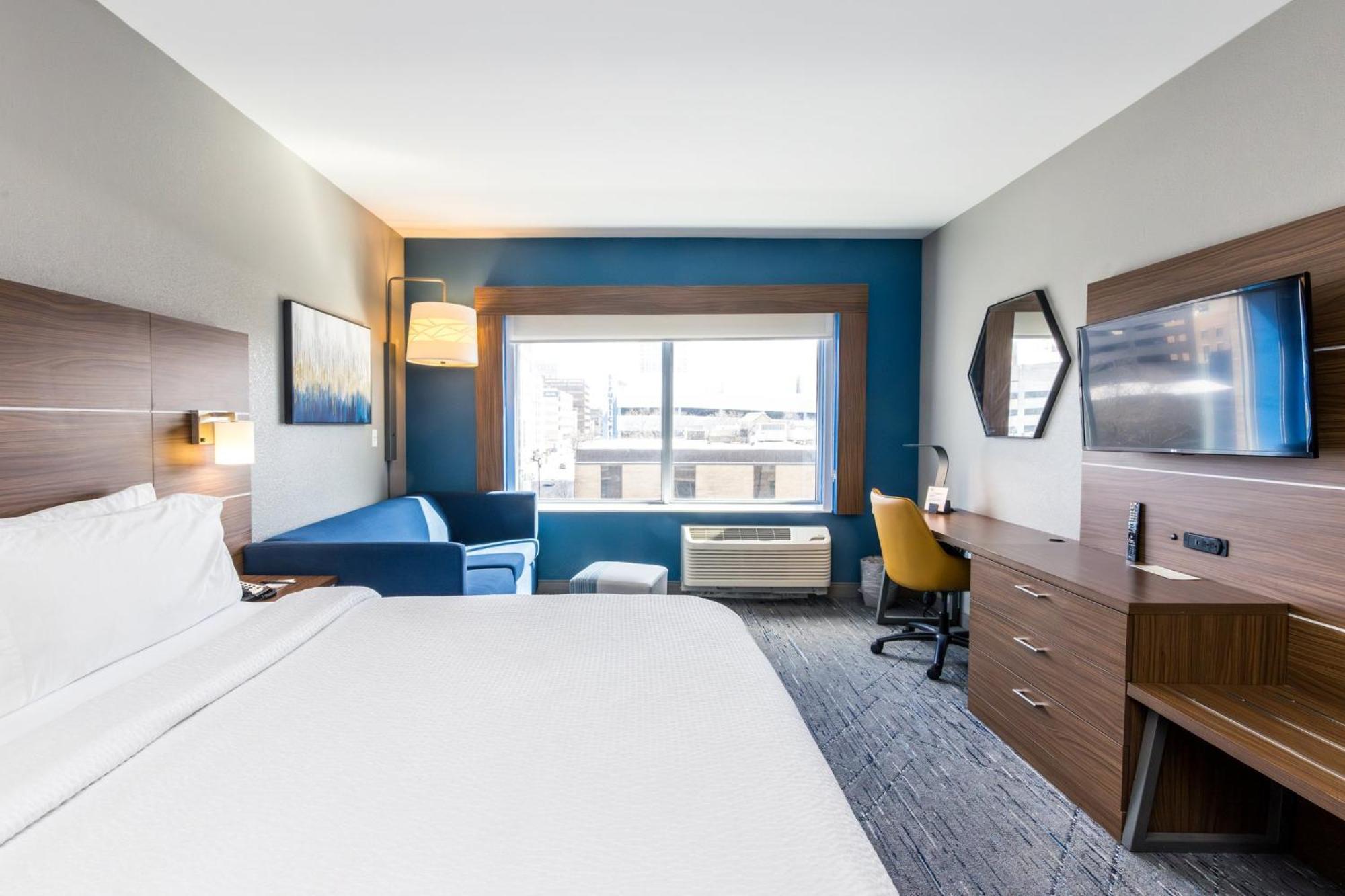 Hotel Express & Downtown By Ihg